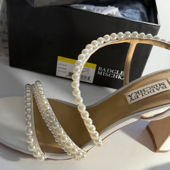 Badgley Mischka Womens Amora White Pearl Satin Ankle Strap Size 8 new - Picture 11 of 15